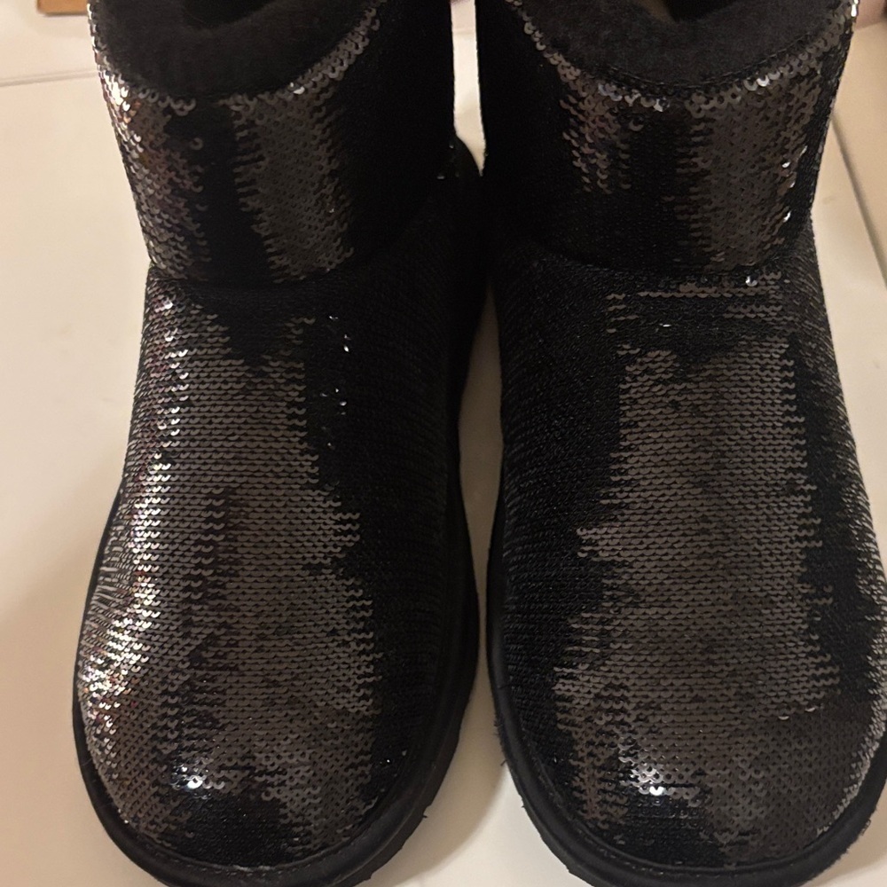 UGG Black Glitter Kids Boots - Picture 4 of 7